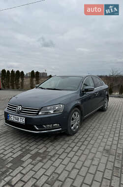 Седан Volkswagen Passat 2011 в Золочеве