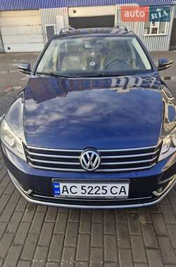 Універсал Volkswagen Passat 2013 в Луцьку