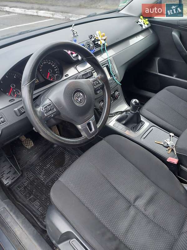 Универсал Volkswagen Passat 2010 в Конотопе