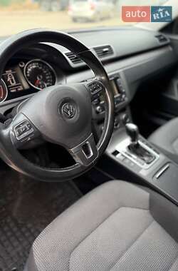 Універсал Volkswagen Passat 2012 в Києві