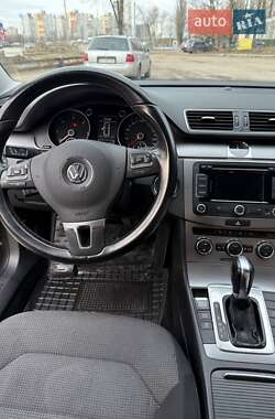 Універсал Volkswagen Passat 2012 в Києві