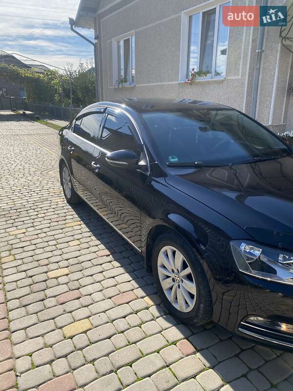 Седан Volkswagen Passat 2011 в Коломые