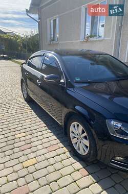 Седан Volkswagen Passat 2011 в Коломые