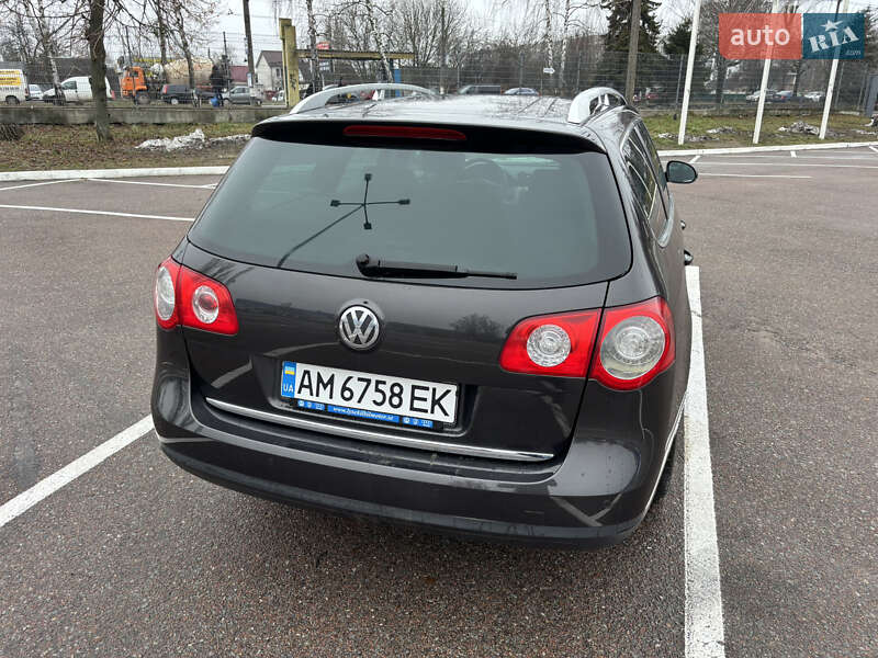 Універсал Volkswagen Passat 2009 в Житомирі