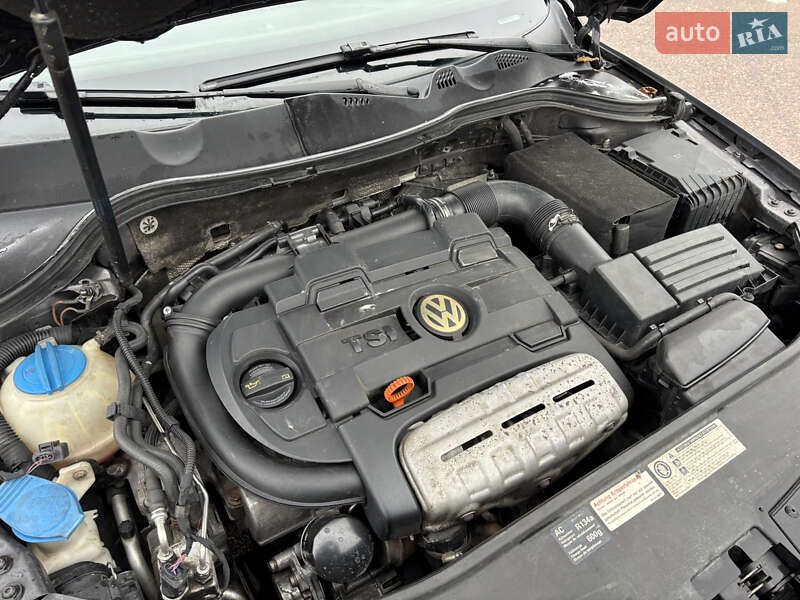 Універсал Volkswagen Passat 2009 в Житомирі