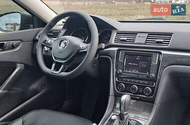 Седан Volkswagen Passat 2018 в Кривом Роге
