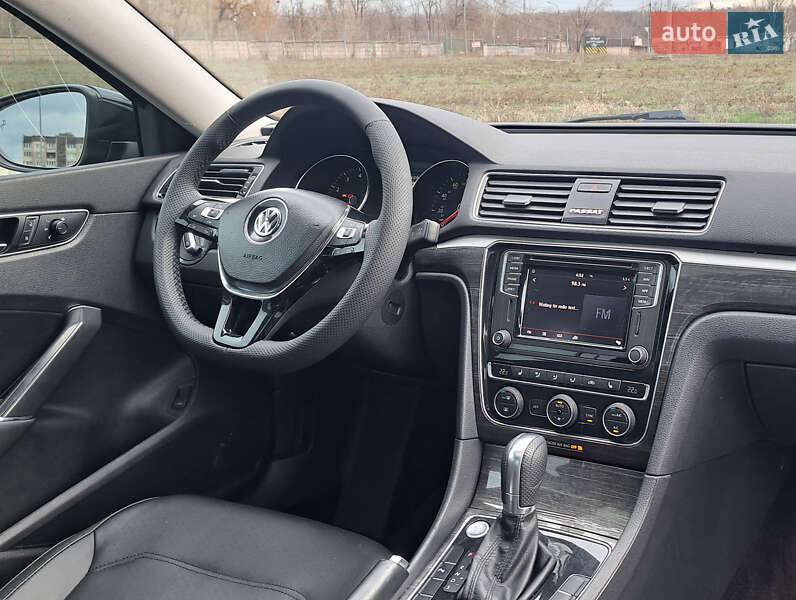Седан Volkswagen Passat 2018 в Кривому Розі
