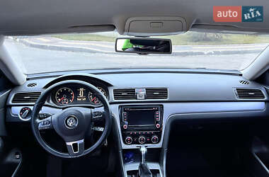 Седан Volkswagen Passat 2012 в Києві