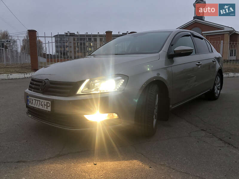 Седан Volkswagen Passat 2012 в 