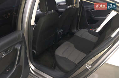 Седан Volkswagen Passat 2012 в 