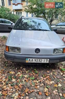 Універсал Volkswagen Passat 1992 в Києві