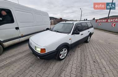 Универсал Volkswagen Passat 1988 в Кременце