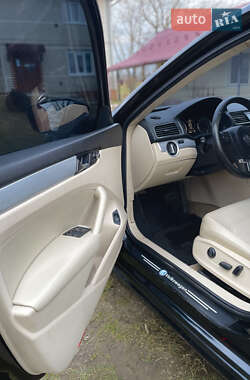 Седан Volkswagen Passat 2012 в 