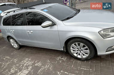 Универсал Volkswagen Passat 2011 в Днепре