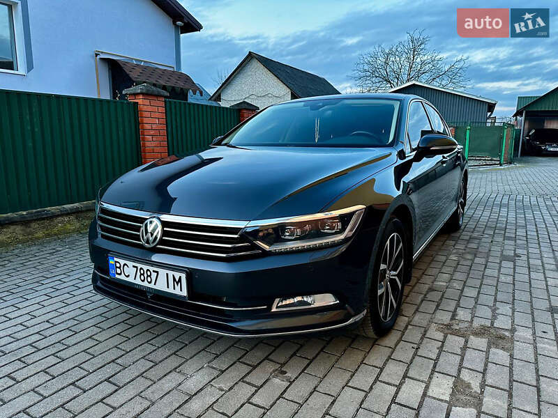 Седан Volkswagen Passat 2018 в Львове