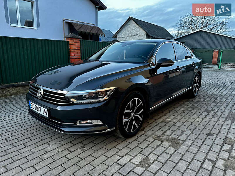 Седан Volkswagen Passat 2018 в Львове