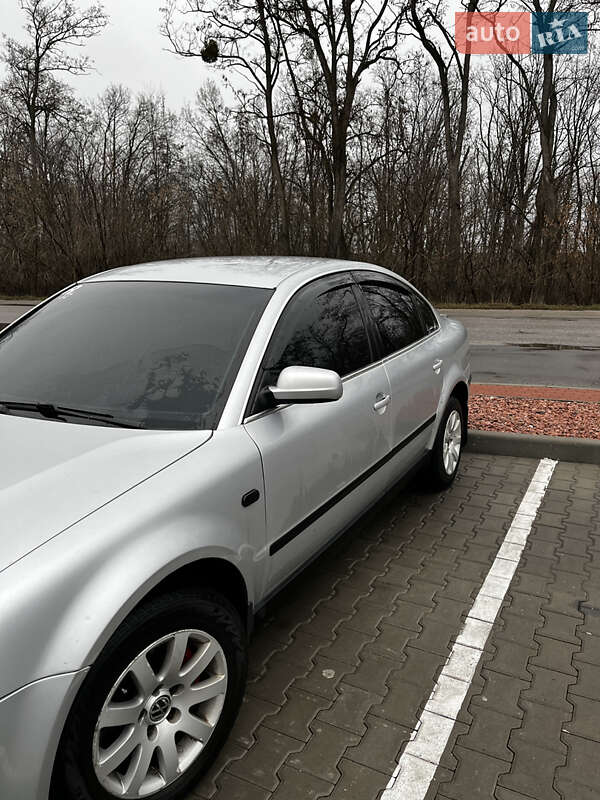 Седан Volkswagen Passat 2002 в Тараще