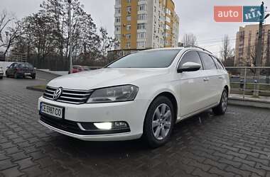 Універсал Volkswagen Passat 2011 в Чернівцях