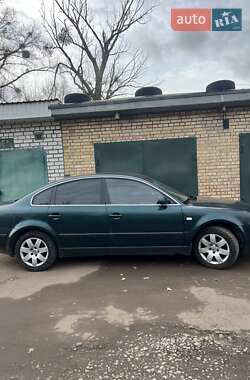 Седан Volkswagen Passat 2003 в Києві