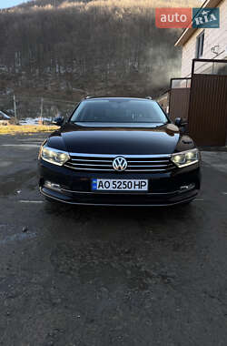 Універсал Volkswagen Passat 2015 в Тячеві