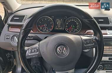 Седан Volkswagen Passat 2011 в Львові