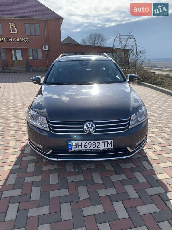 Универсал Volkswagen Passat 2011 в 