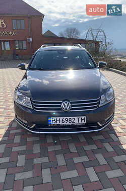 Универсал Volkswagen Passat 2011 в 