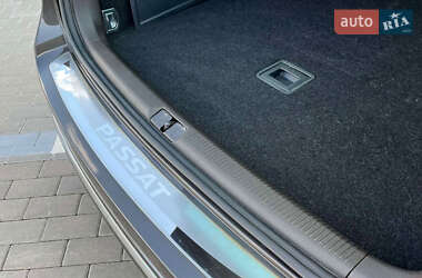Универсал Volkswagen Passat 2011 в 