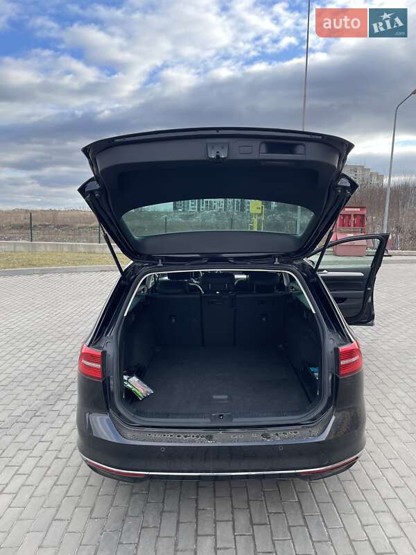 Универсал Volkswagen Passat 2018 в Ровно