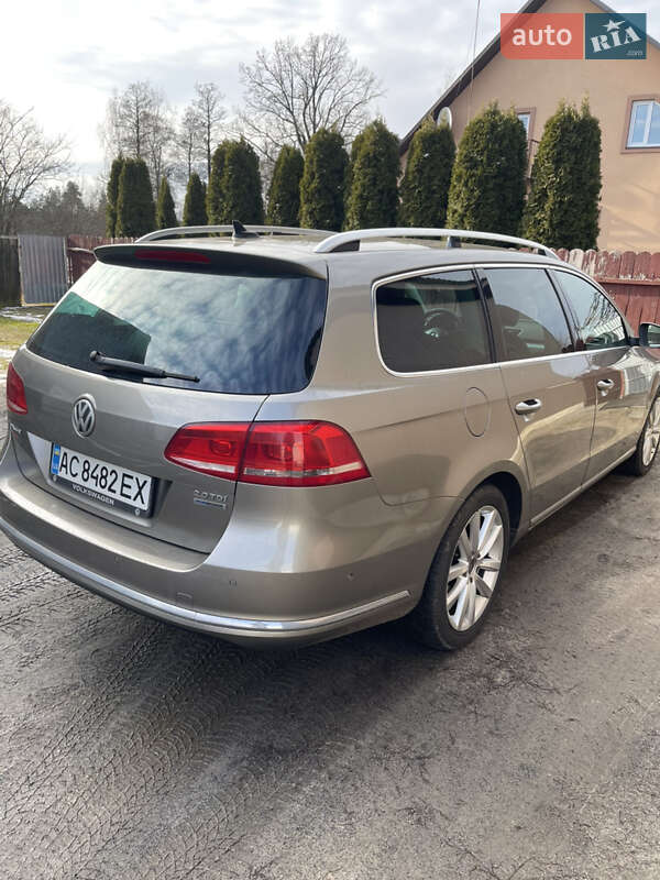 Універсал Volkswagen Passat 2013 в Маневичах