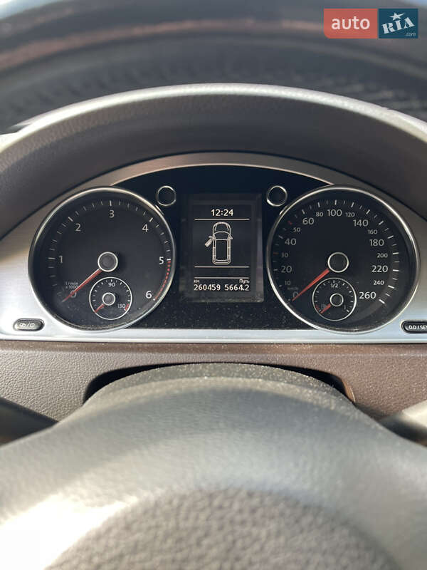 Універсал Volkswagen Passat 2013 в Маневичах