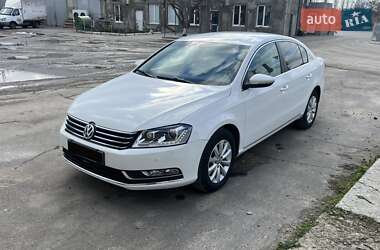 Седан Volkswagen Passat 2012 в Одесі