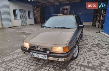 Седан Volkswagen Passat 1988 в 
