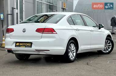 Седан Volkswagen Passat 2017 в Києві