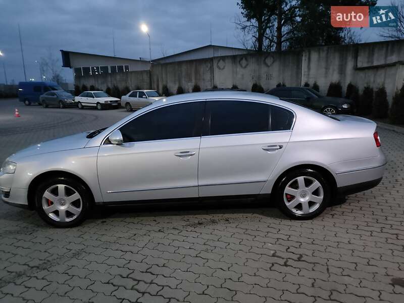 Седан Volkswagen Passat 2005 в Сарнах