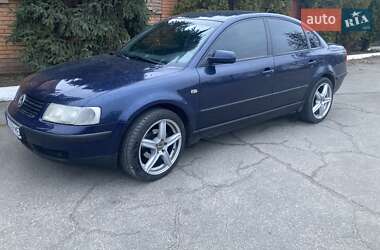 Седан Volkswagen Passat 1998 в Києві