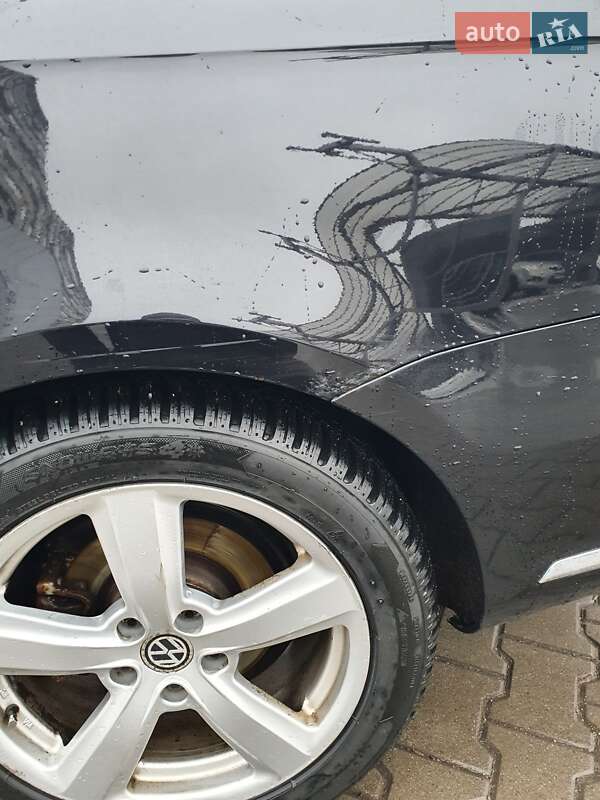 Універсал Volkswagen Passat 2012 в Житомирі
