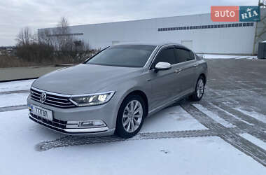 Седан Volkswagen Passat 2016 в Коростене