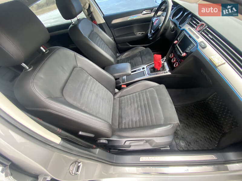 Седан Volkswagen Passat 2016 в Коростене