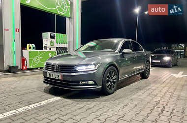 Седан Volkswagen Passat 2016 в Мукачевому