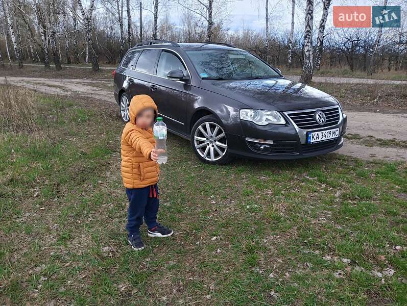 Универсал Volkswagen Passat 2009 в Киеве