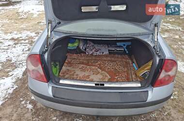 Седан Volkswagen Passat 2004 в 