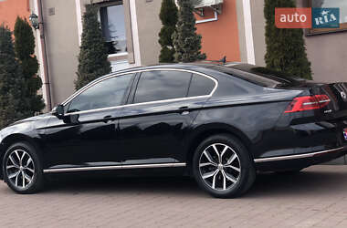 Седан Volkswagen Passat 2018 в Стрию