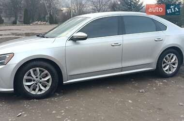 Седан Volkswagen Passat 2016 в Криничках