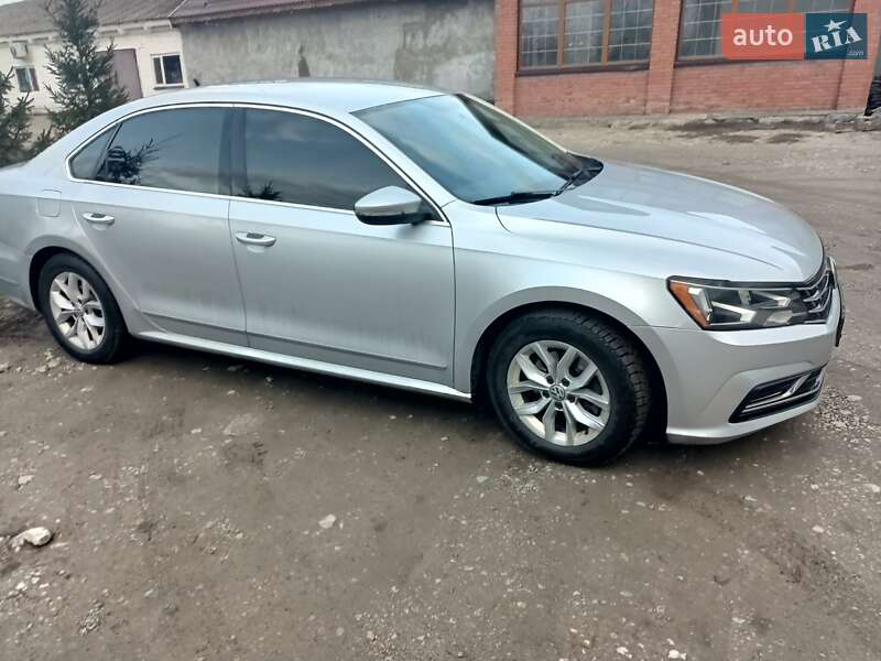 Седан Volkswagen Passat 2016 в Криничках
