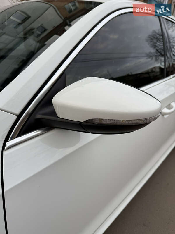 Седан Volkswagen Passat 2018 в Киеве фото 18 Седан Volkswagen Passat 2018 в Киеве