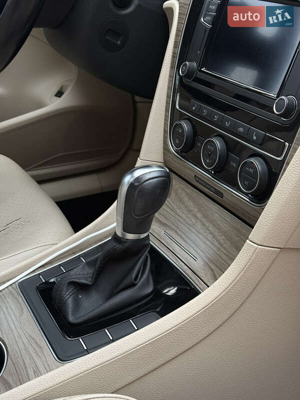 Седан Volkswagen Passat 2018 в Киеве фото 27 Седан Volkswagen Passat 2018 в Киеве