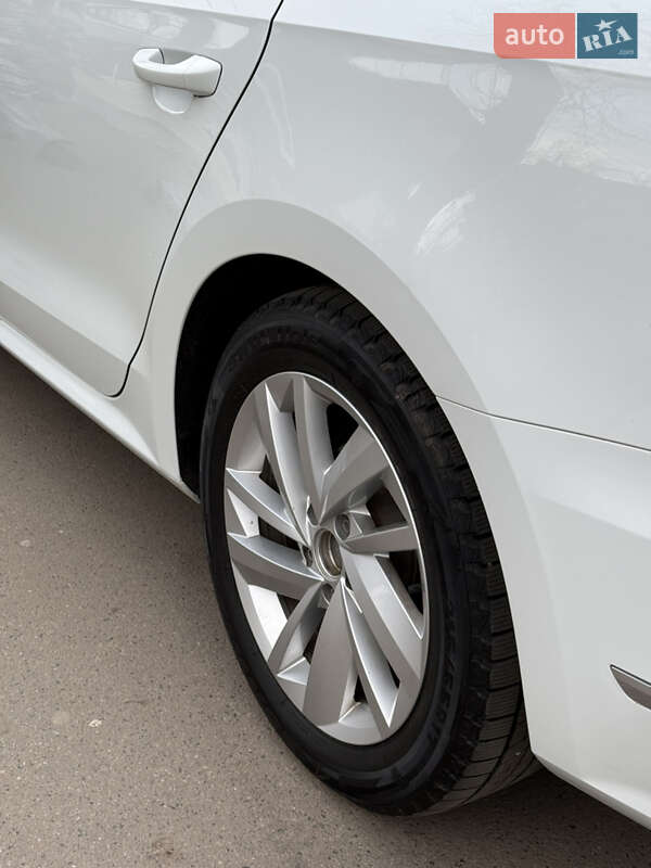 Седан Volkswagen Passat 2018 в Киеве фото 31 Седан Volkswagen Passat 2018 в Киеве