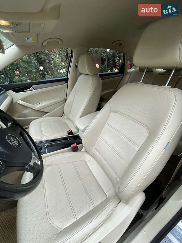 Седан Volkswagen Passat 2015 в Киеве