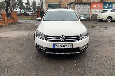 Универсал Volkswagen Passat 2014 в Ровно